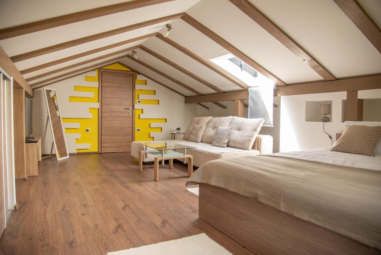Holiday House Tos-Vila With Heated Pool فربنيك المظهر الخارجي الصورة