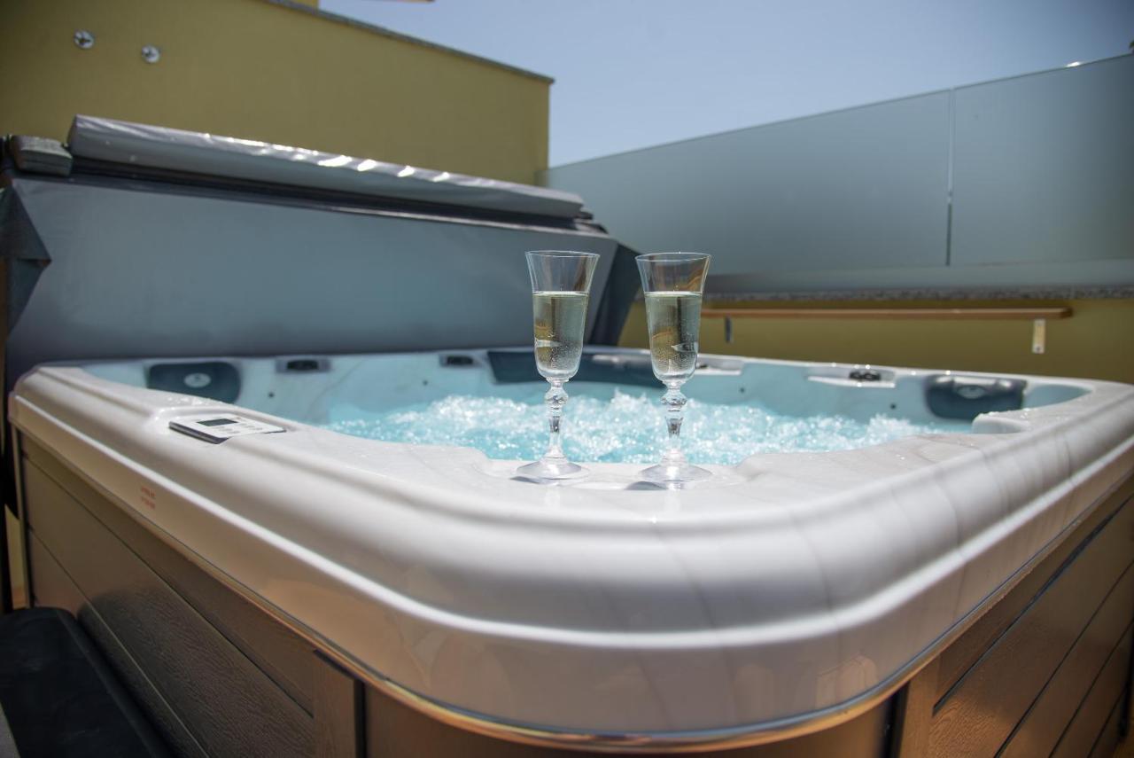 Holiday House Tos-Vila With Heated Pool فربنيك المظهر الخارجي الصورة