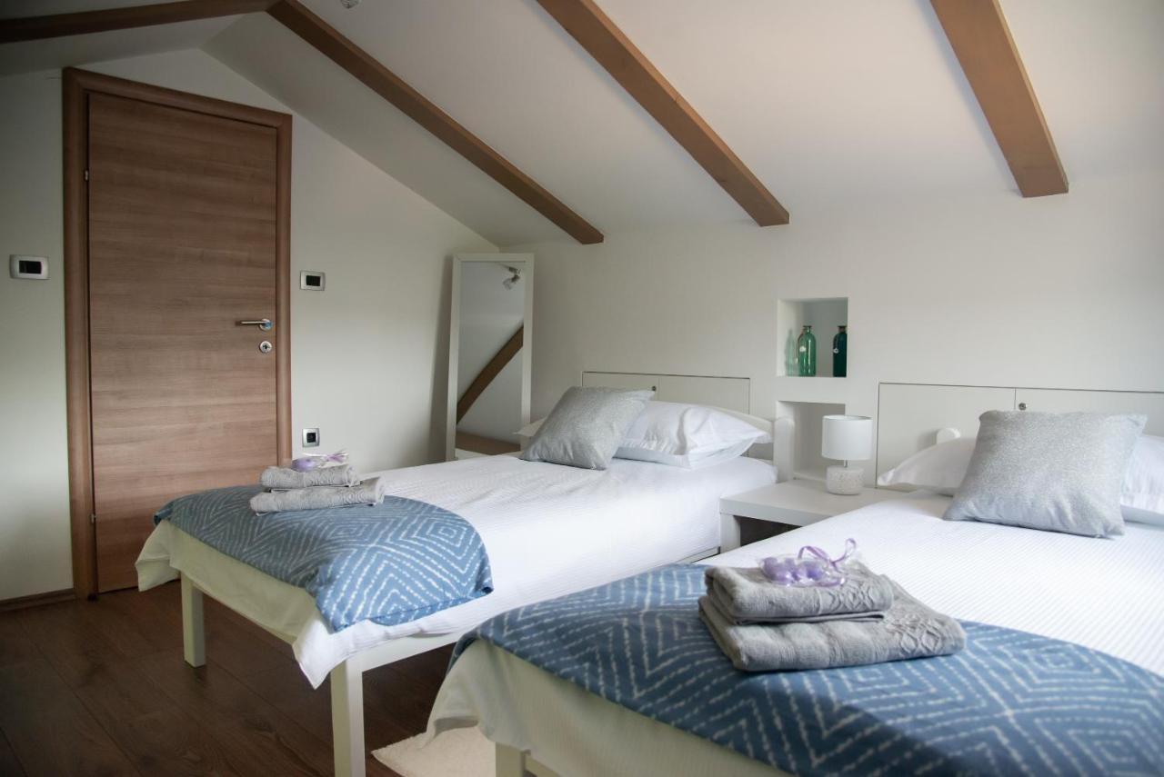 Holiday House Tos-Vila With Heated Pool فربنيك المظهر الخارجي الصورة