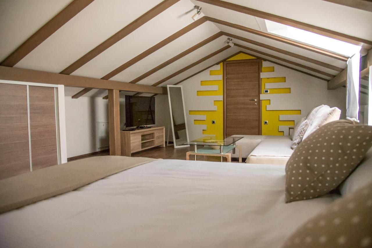 Holiday House Tos-Vila With Heated Pool فربنيك المظهر الخارجي الصورة