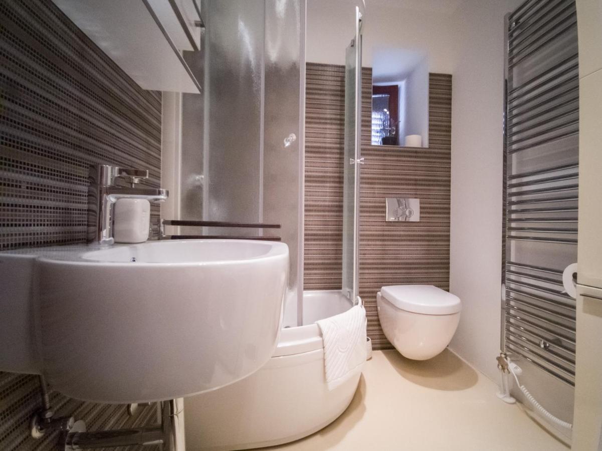 Holiday House Tos-Vila With Heated Pool فربنيك المظهر الخارجي الصورة