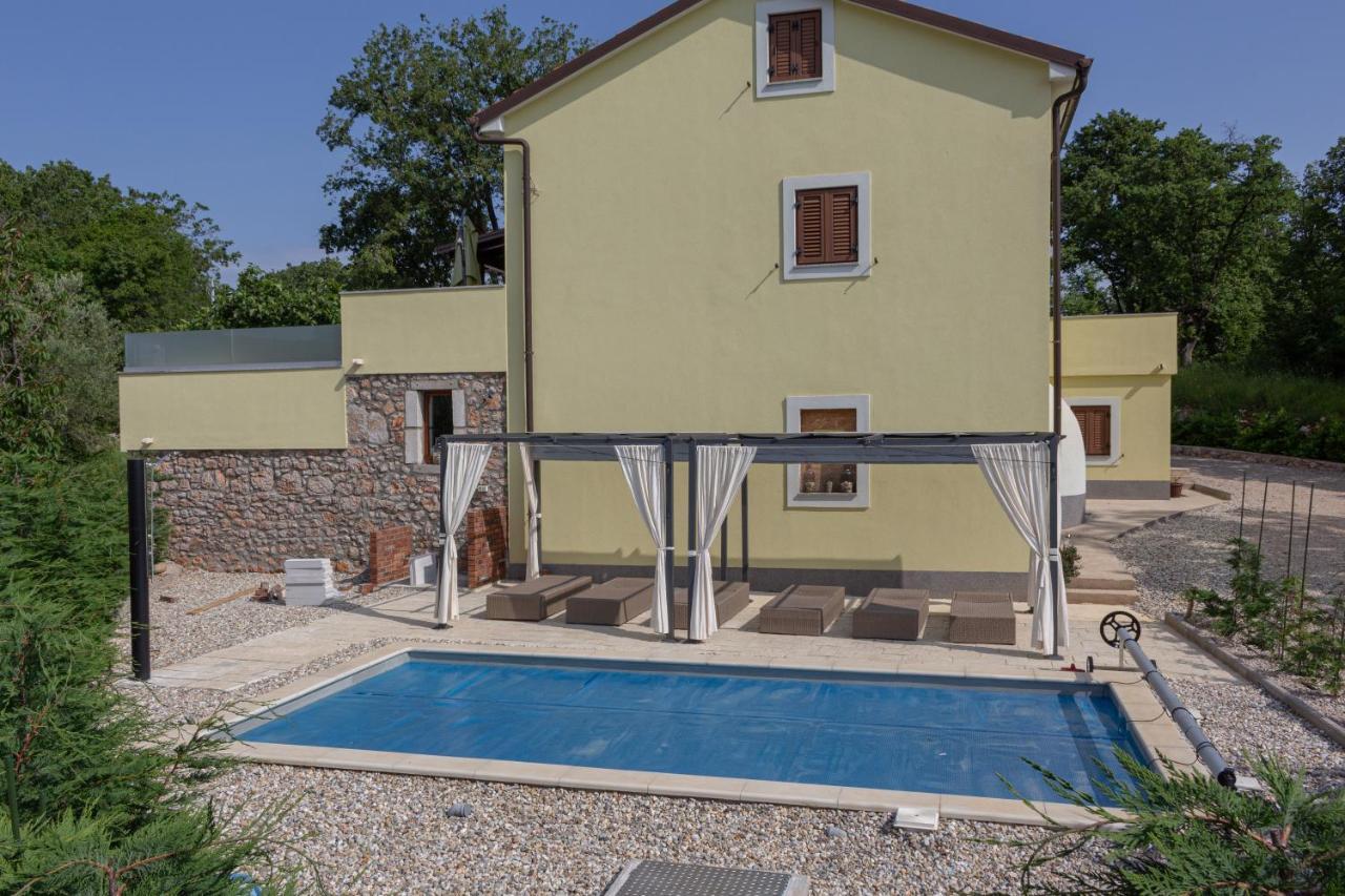 Holiday House Tos-Vila With Heated Pool فربنيك المظهر الخارجي الصورة
