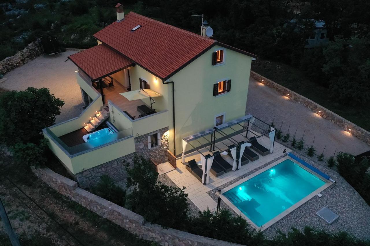 Holiday House Tos-Vila With Heated Pool فربنيك المظهر الخارجي الصورة