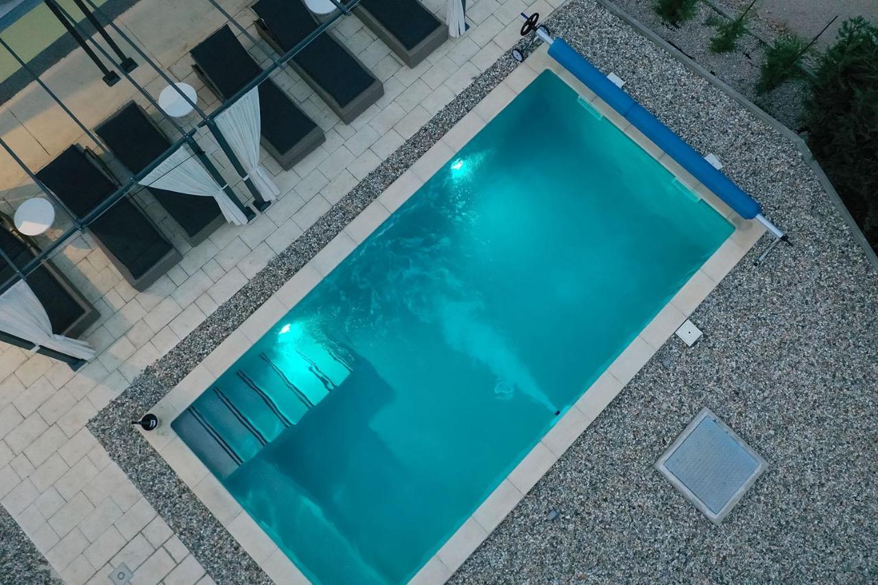 Holiday House Tos-Vila With Heated Pool فربنيك المظهر الخارجي الصورة