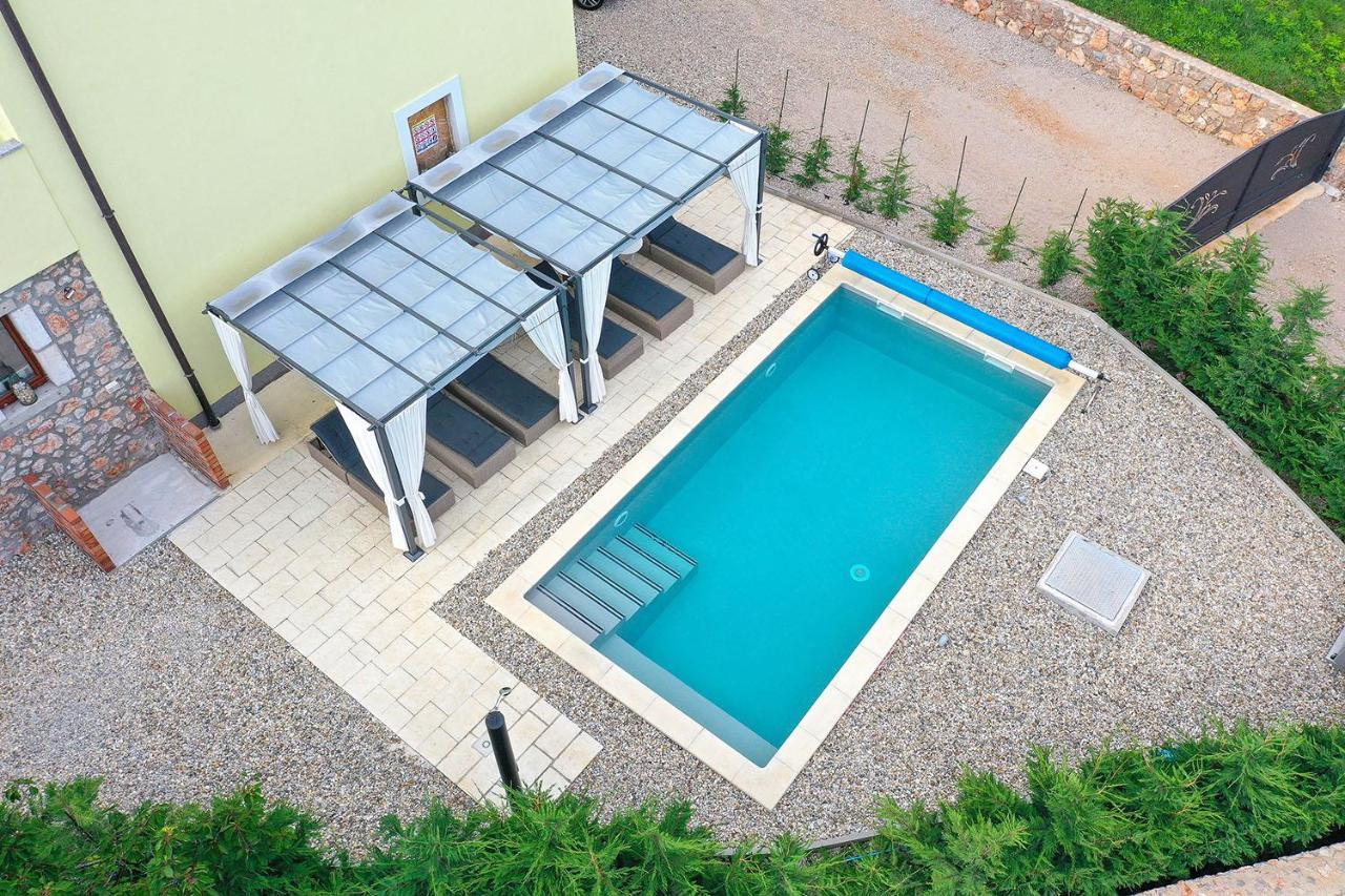 Holiday House Tos-Vila With Heated Pool فربنيك المظهر الخارجي الصورة