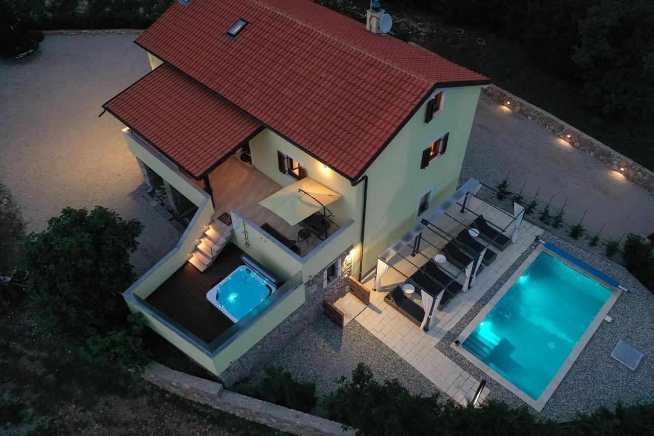 Holiday House Tos-Vila With Heated Pool فربنيك المظهر الخارجي الصورة