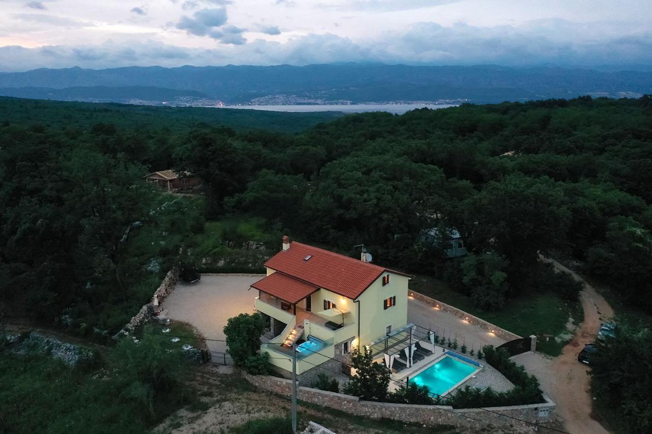 Holiday House Tos-Vila With Heated Pool فربنيك المظهر الخارجي الصورة